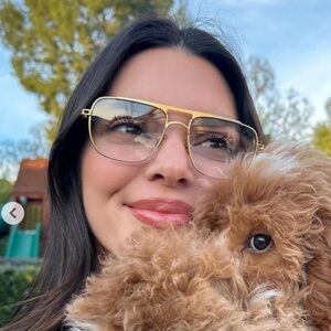 Elisa Johnson Jane glasses